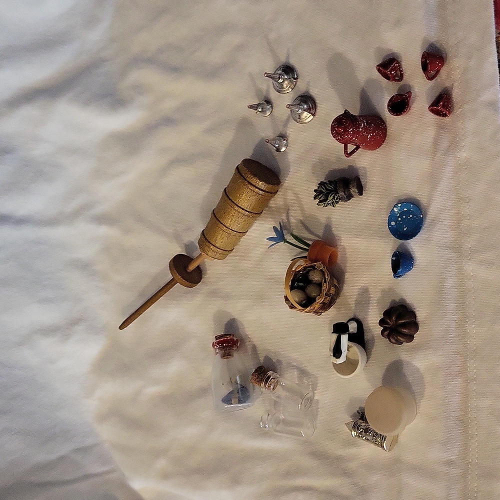 Miniature Dollhouse Wooden Butter Churn Mixer and bowl basket of eggs Tea set